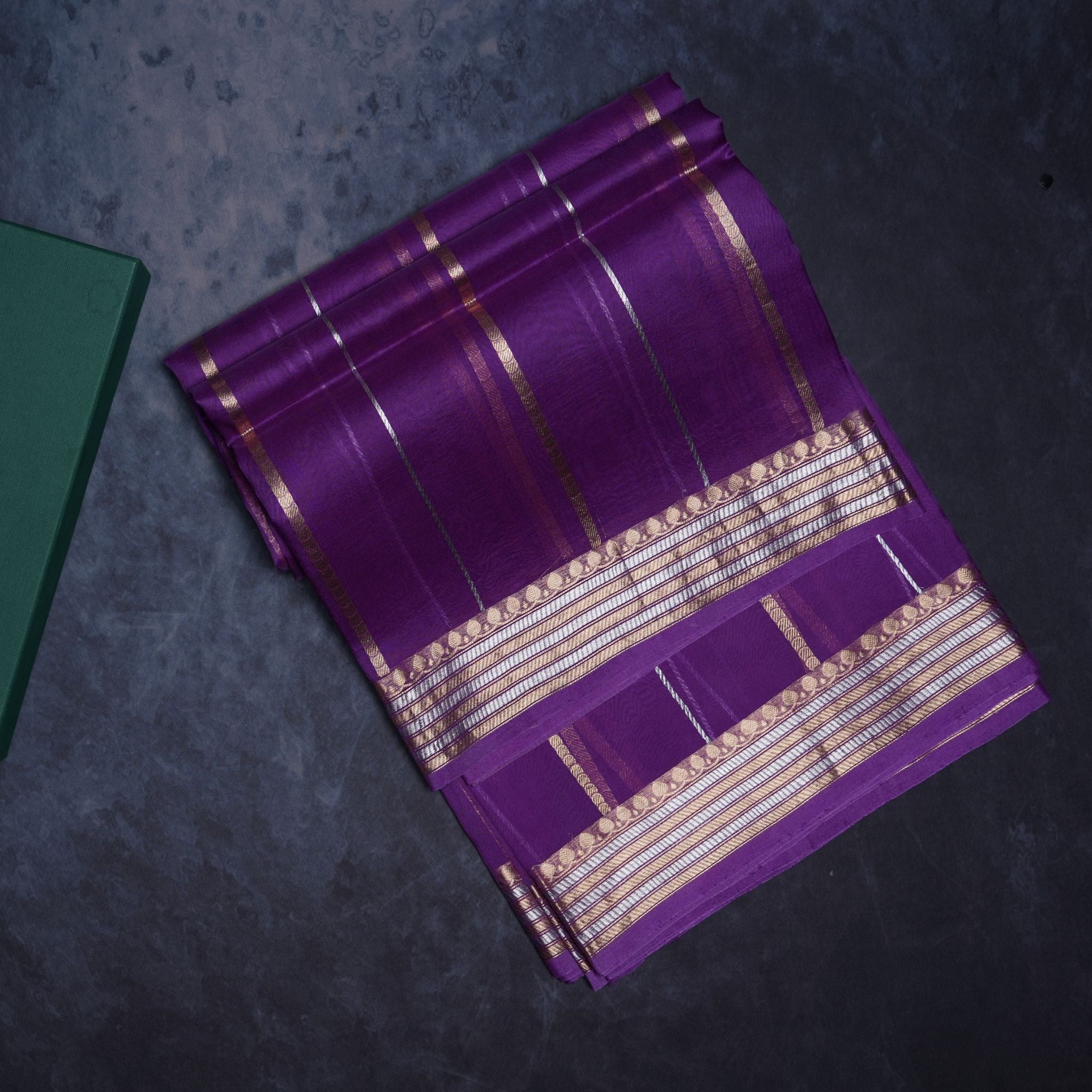 Pure Kora Banarasi Handloom Saree Golden & Silver Zari Weaving With Blouse