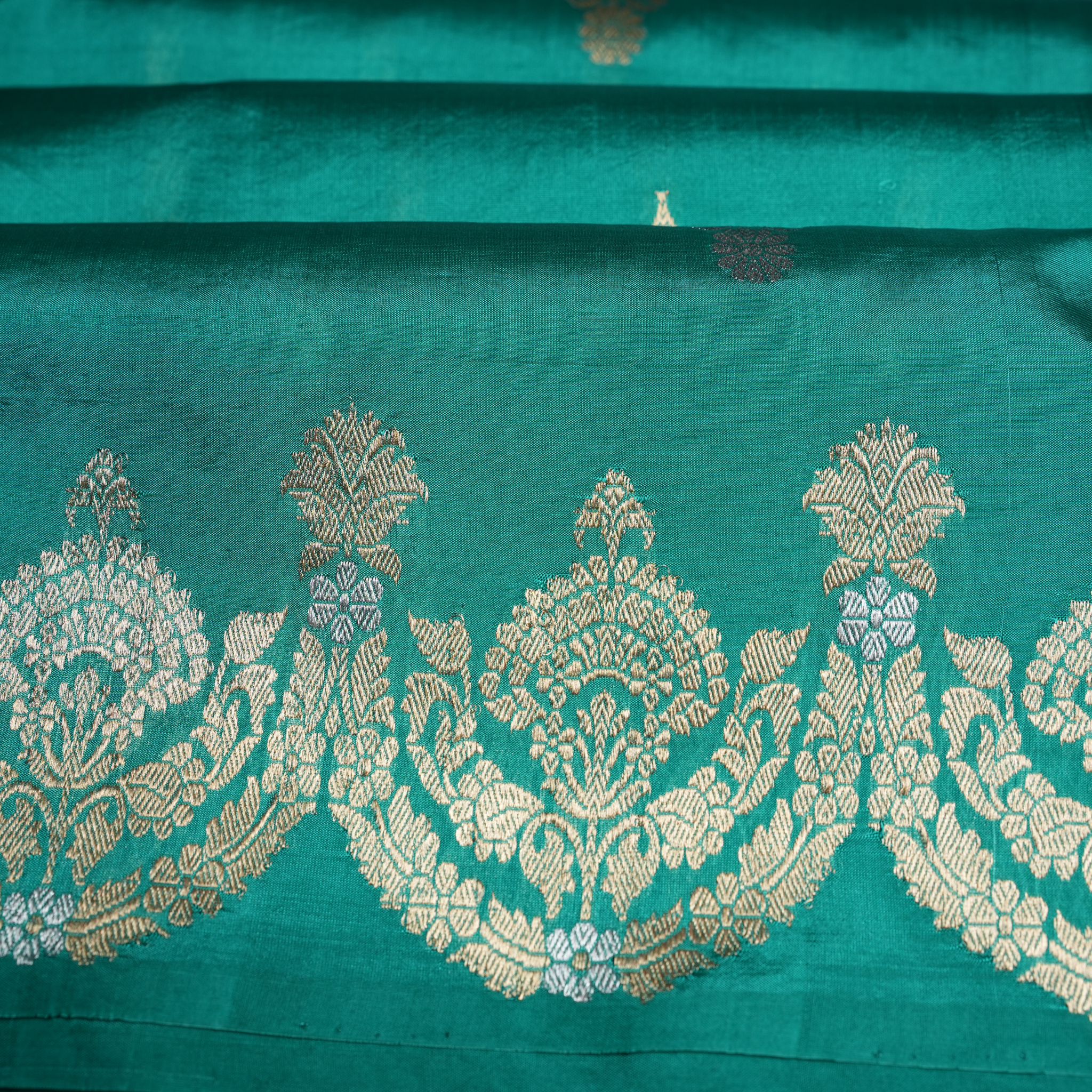 Raw Mango Silk Saree Hand Weaving with Blouse