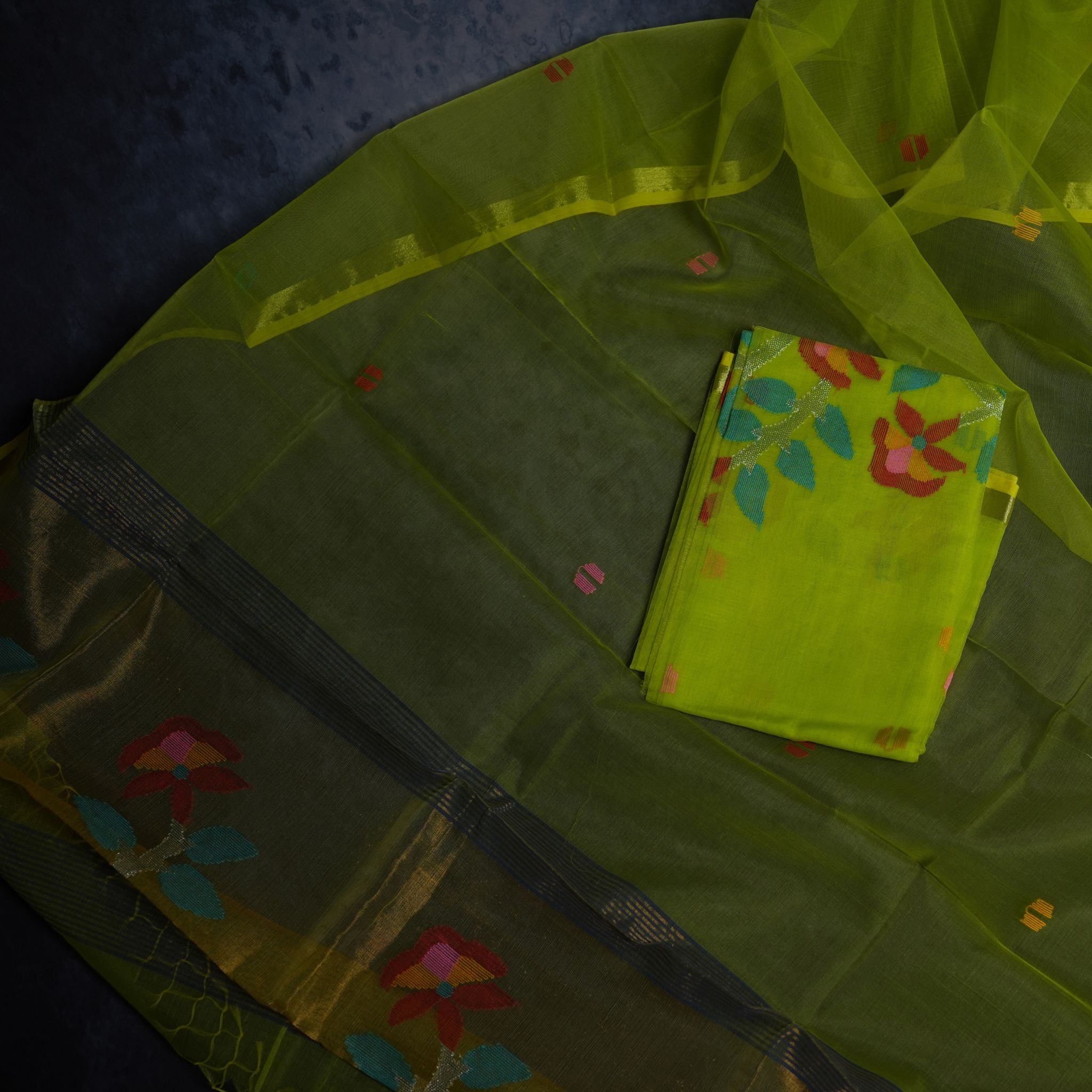 Muslin Jamdani Handwoven 2-Piece Suit Set – Lime Green with Contrast Floral Motifs