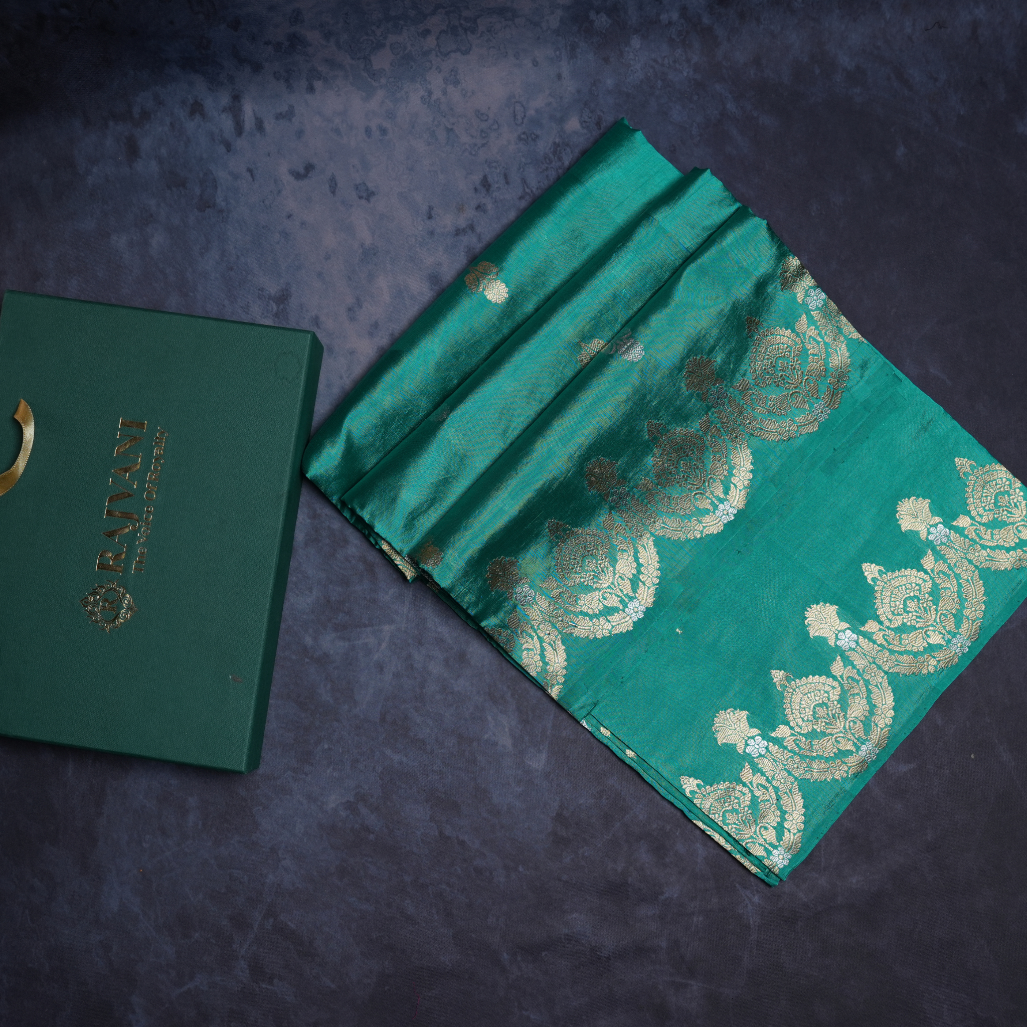 Raw Mango Silk Saree Hand Weaving with Blouse