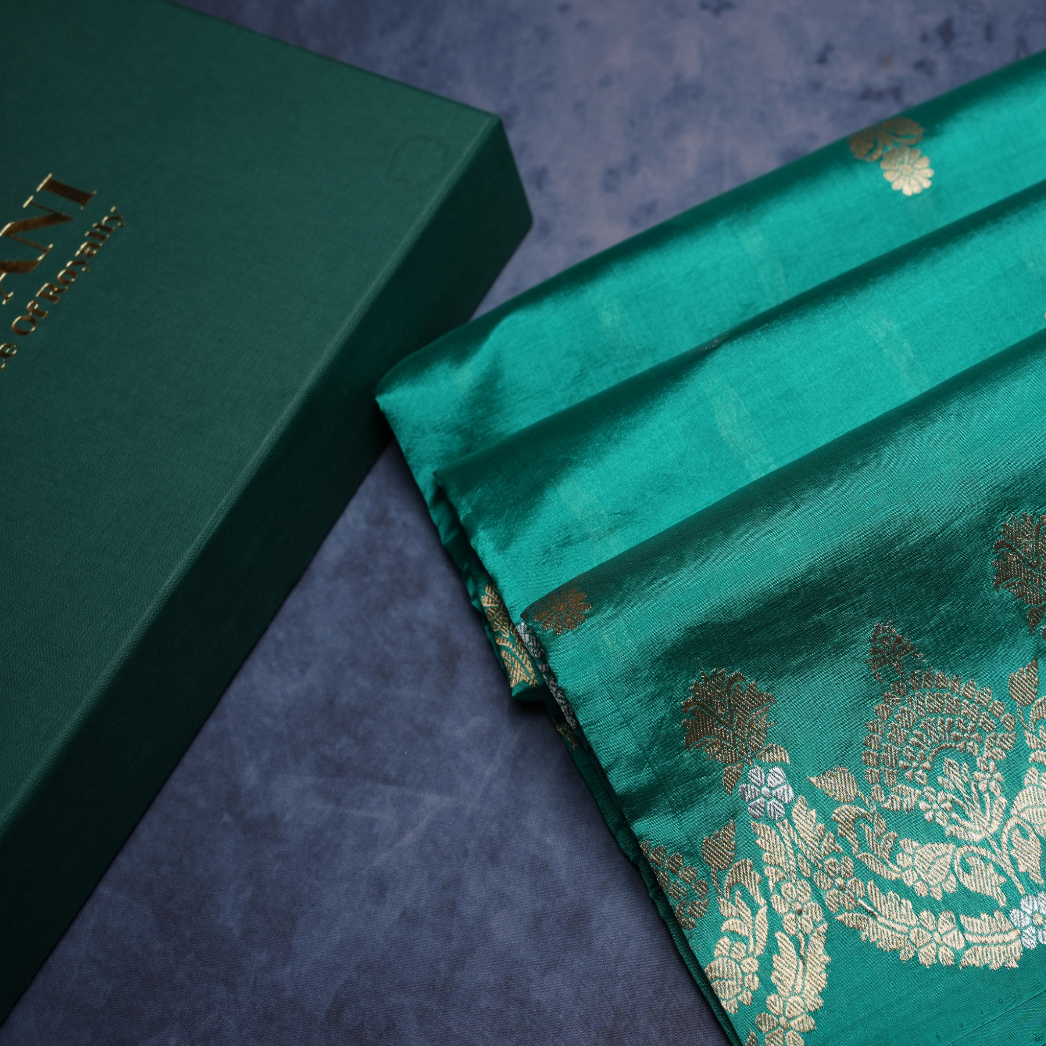 Raw Mango Silk Saree Hand Weaving with Blouse