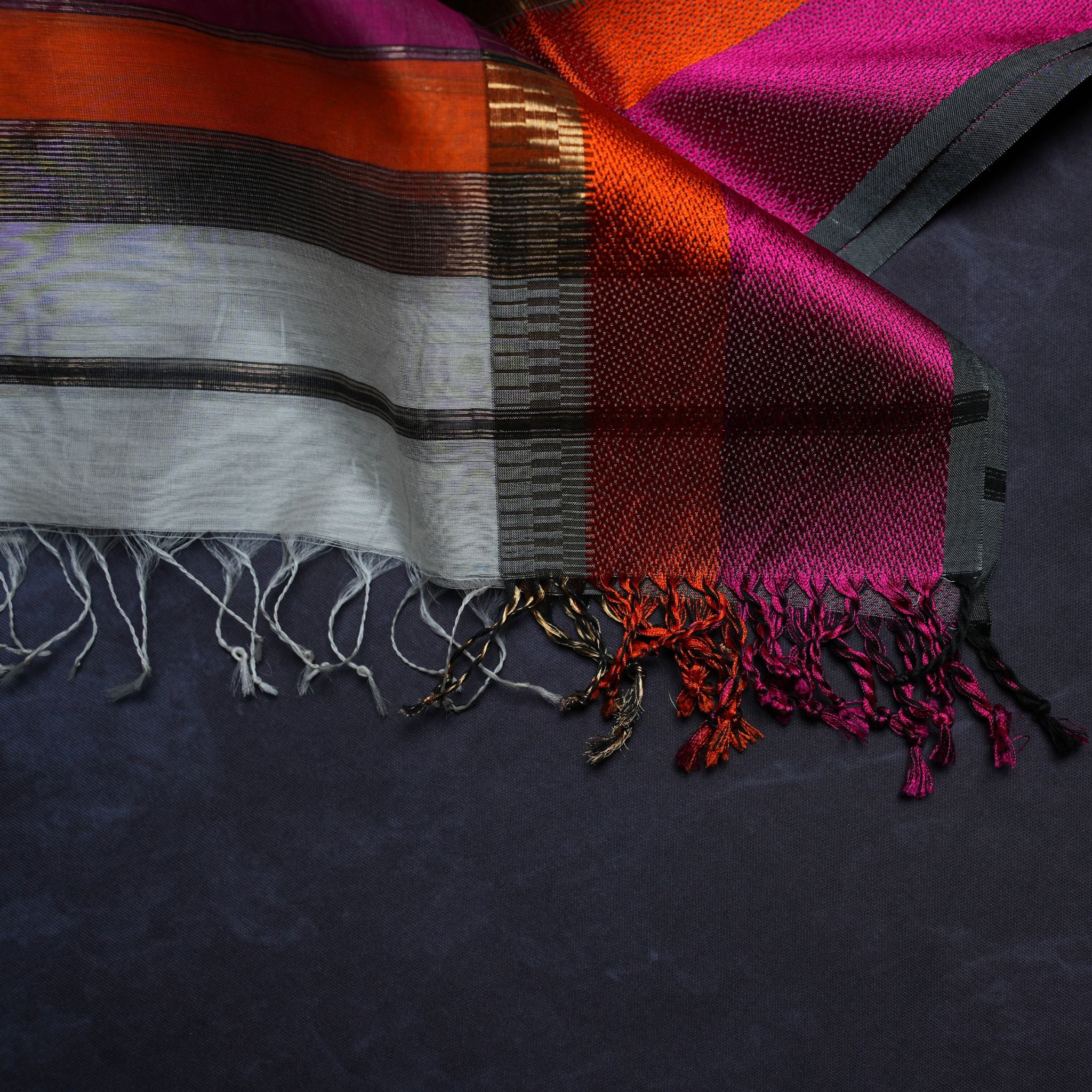 Maheshwari Handloom 2-Piece Suit Set with Contrast Woven Border – Elegant Traditional Ethnic Wear