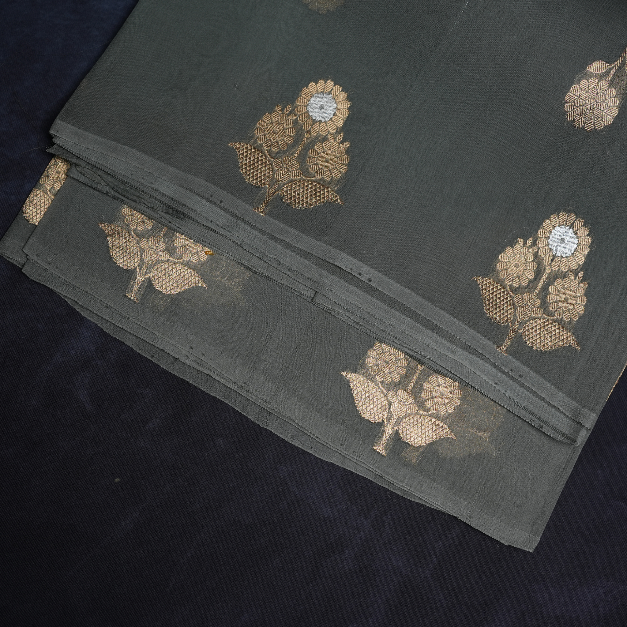 Kora Organza Pure Handloom Silver & Gold Zari Weave With Blouse