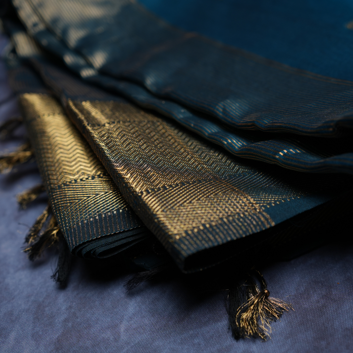 Rajvani Pure Maheshwari Handloom Saree with Running Blouse | Peacock Blue | Gold Zari Border