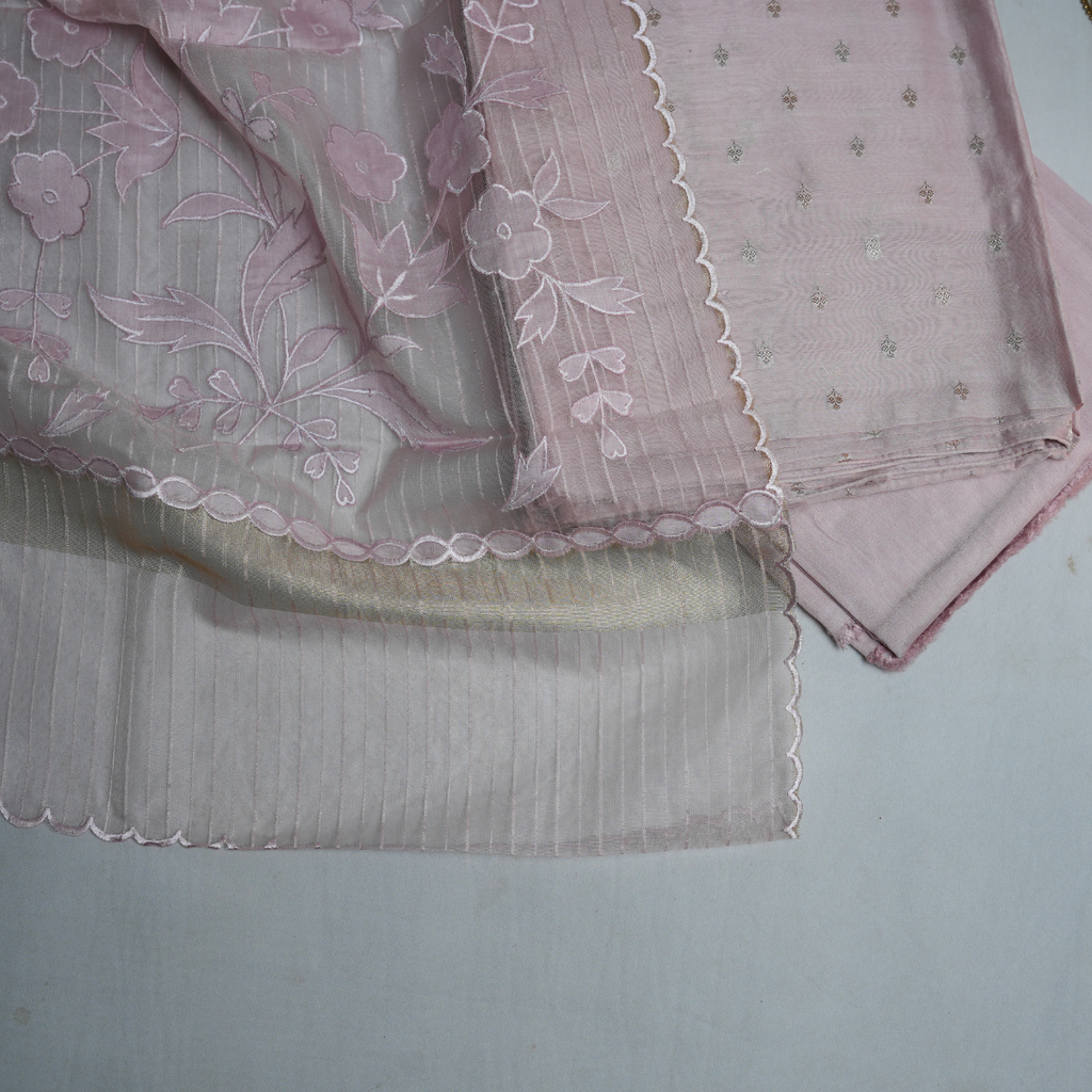 Rajvani Premium Chanderi Silk 3-Piece Suit Set with Organza Dupatta & Appliqué Work – Pastel Blush Pink